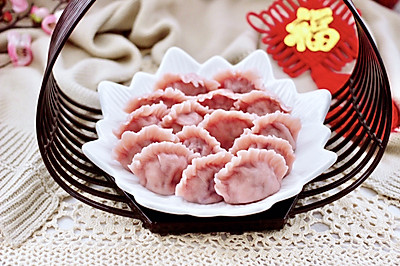 手工红椰菜扇贝饺子