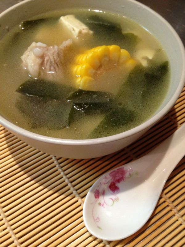 海带玉米排骨汤