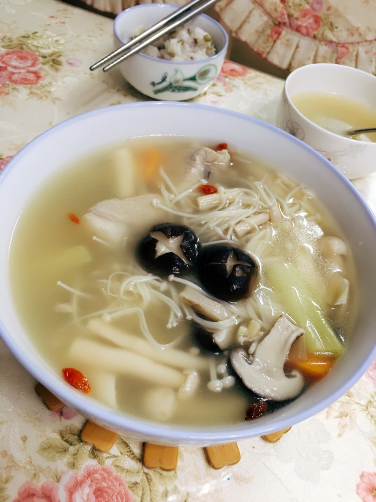 鲜菇杂菌汤的做法