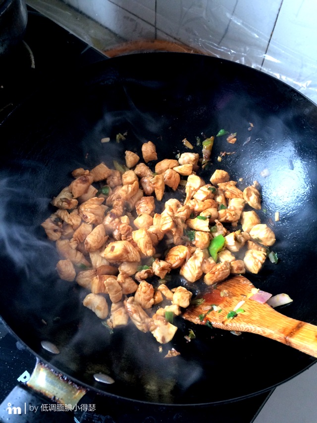 土豆鸡肉闷饭的做法图解6