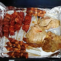 拥有乱七八糟调料的烤鸡腿的做法图解3