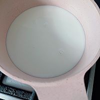 牛奶鸡蛋醪糟的做法图解1