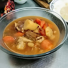 牛肉炖土豆、胡萝卜