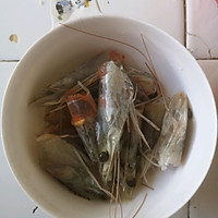 虾仁白菜木耳的做法图解1