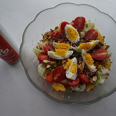 奇亚藜麦花菜沙拉