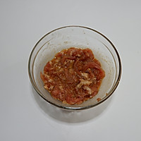 紫甘蓝炒肉丝#初夏搜食#的做法图解2