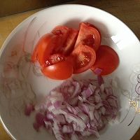 番茄洋葱蛋炒饭的做法图解2
