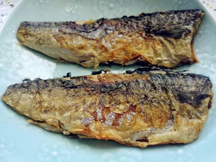 青花鱼的做法——香煎青花鱼的做法