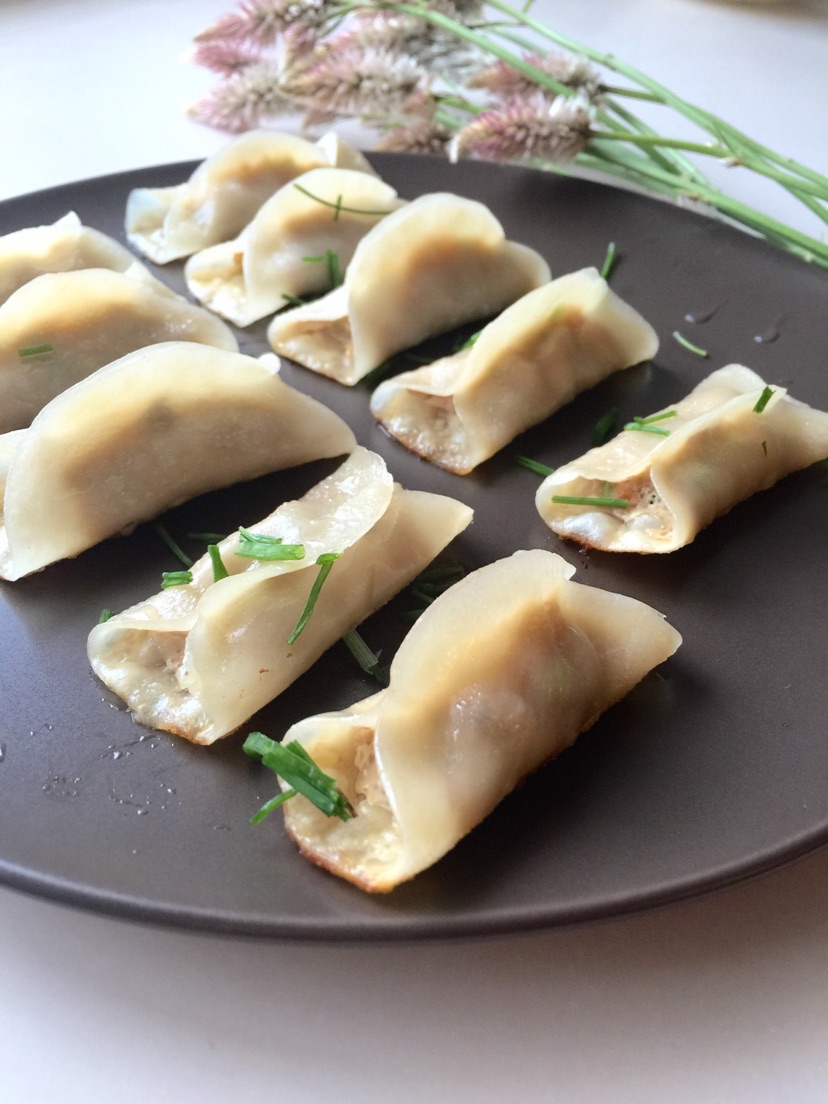 百变饺子皮之锅贴的做法图解5