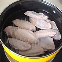 豉油鸡翅的做法图解2