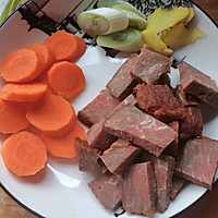 懒人西红柿炖牛肉加胡萝卜的做法图解2