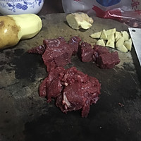 香压土豆牛肉粒的做法图解2