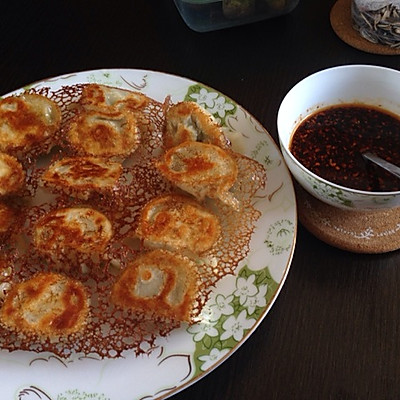 剩饺子速冻饺子变锅贴（冰花版）