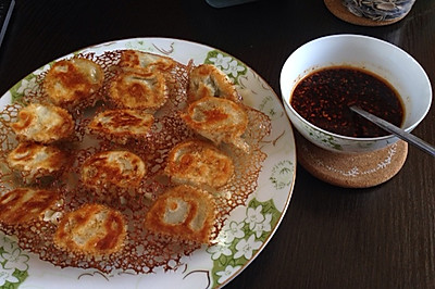 剩饺子速冻饺子变锅贴（冰花版）