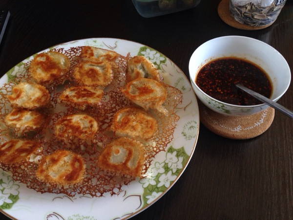 剩饺子速冻饺子变锅贴（冰花版）