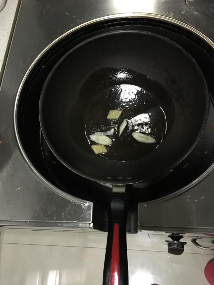油焖阿根廷红虾#金龙鱼外婆乡小榨菜籽油#的做法图解2