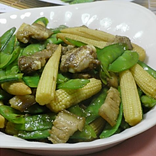 五花肉炒玉米笋