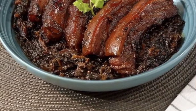 泰国腌菜炖炸五花肉