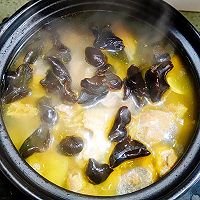#给年味整点鲜的#冬笋木耳炖鸡汤的做法图解10