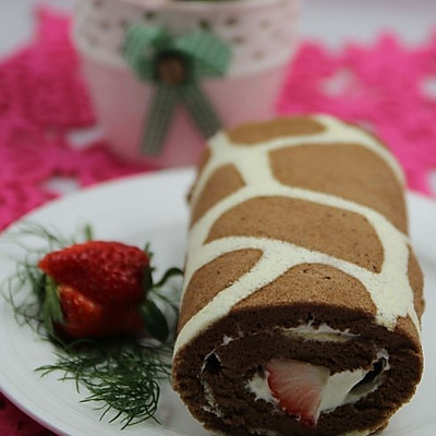 给蛋糕穿一件漂亮的“豹纹衣” --- 草莓豹纹奶油卷(附十一款美味蛋糕详细做法）