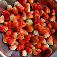 冰点草莓的做法图解2
