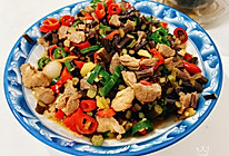 厥菜炒肉的做法