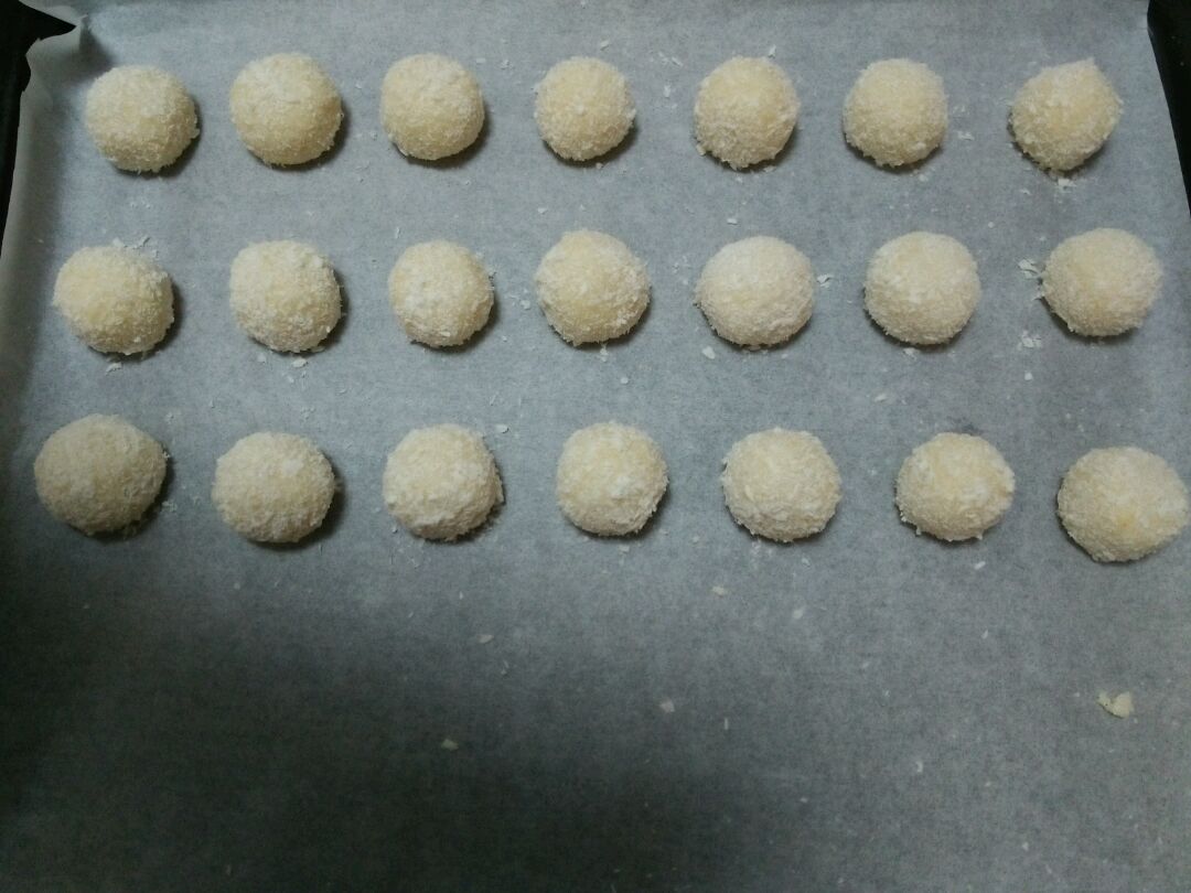 蛋白椰丝球怎么做_蛋白椰丝球的做法_薄荷糖的味道818_豆果美食