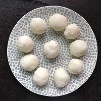 #晒出你的团圆大餐#枣泥冰皮月饼的做法图解2