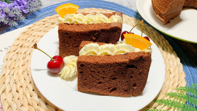法芙娜可可粉烤的巧克力戚风蛋糕