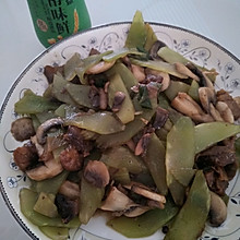口蘑莴苣炒肉