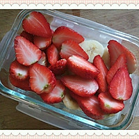 草莓香蕉泡酸奶的做法图解2