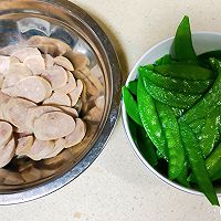 烤肠炒菜豌的做法图解3