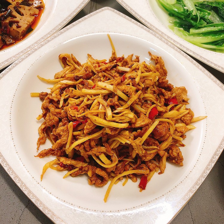 茭白肉丝的做法