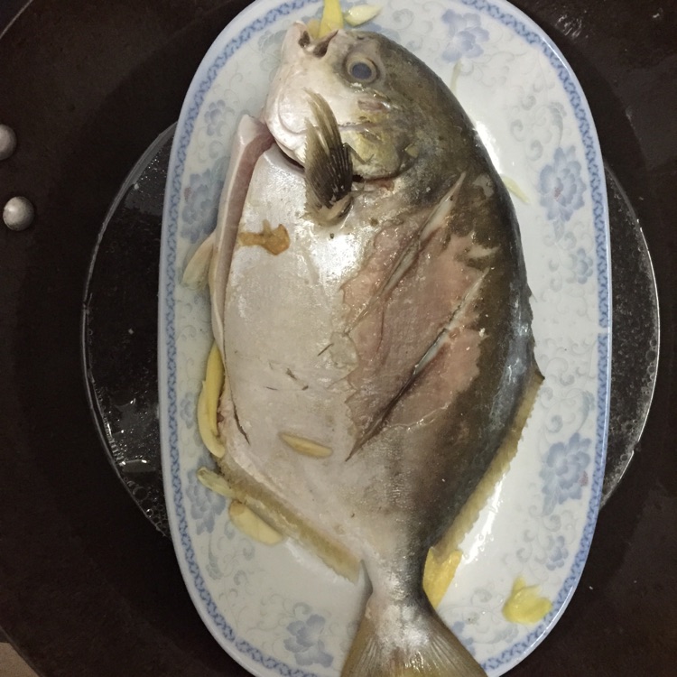 清蒸鲳雨的做法图解3