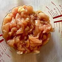 健身午餐之—青椒炒鸡肉的做法图解2