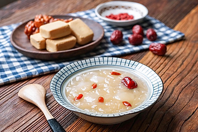 日食记 | 冰糖雪梨银耳羹