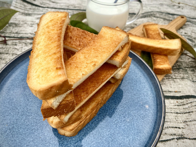 酥香黄油吐司条的做法