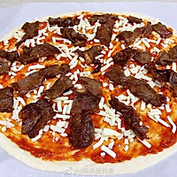 一个小步骤保证牛肉又嫩又滑，给自己打满分的黑椒牛肉披萨！的做法图解24