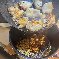 红烧猪蹄儿黄豆的做法图解4