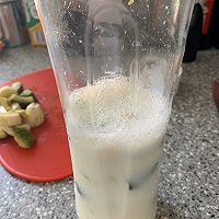 牛油果香蕉奶昔的做法图解6