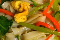 时蔬炒河粉，隔壁小孩都馋哭的做法