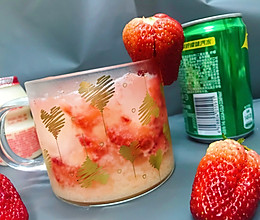 #换着花样吃早餐#夏日草莓特饮的做法