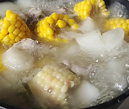 玉米排骨萝卜汤的做法