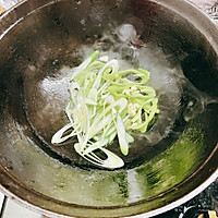 #感恩节为TA做顿饭#包菜炒饼的做法图解7
