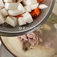 #秋天怎么吃#红白萝卜大骨汤的做法图解9