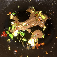 螃蟹酱烧豆腐的做法图解2