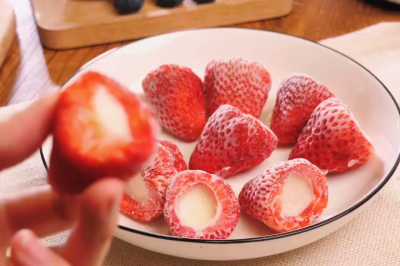 低脂草莓酸奶冻