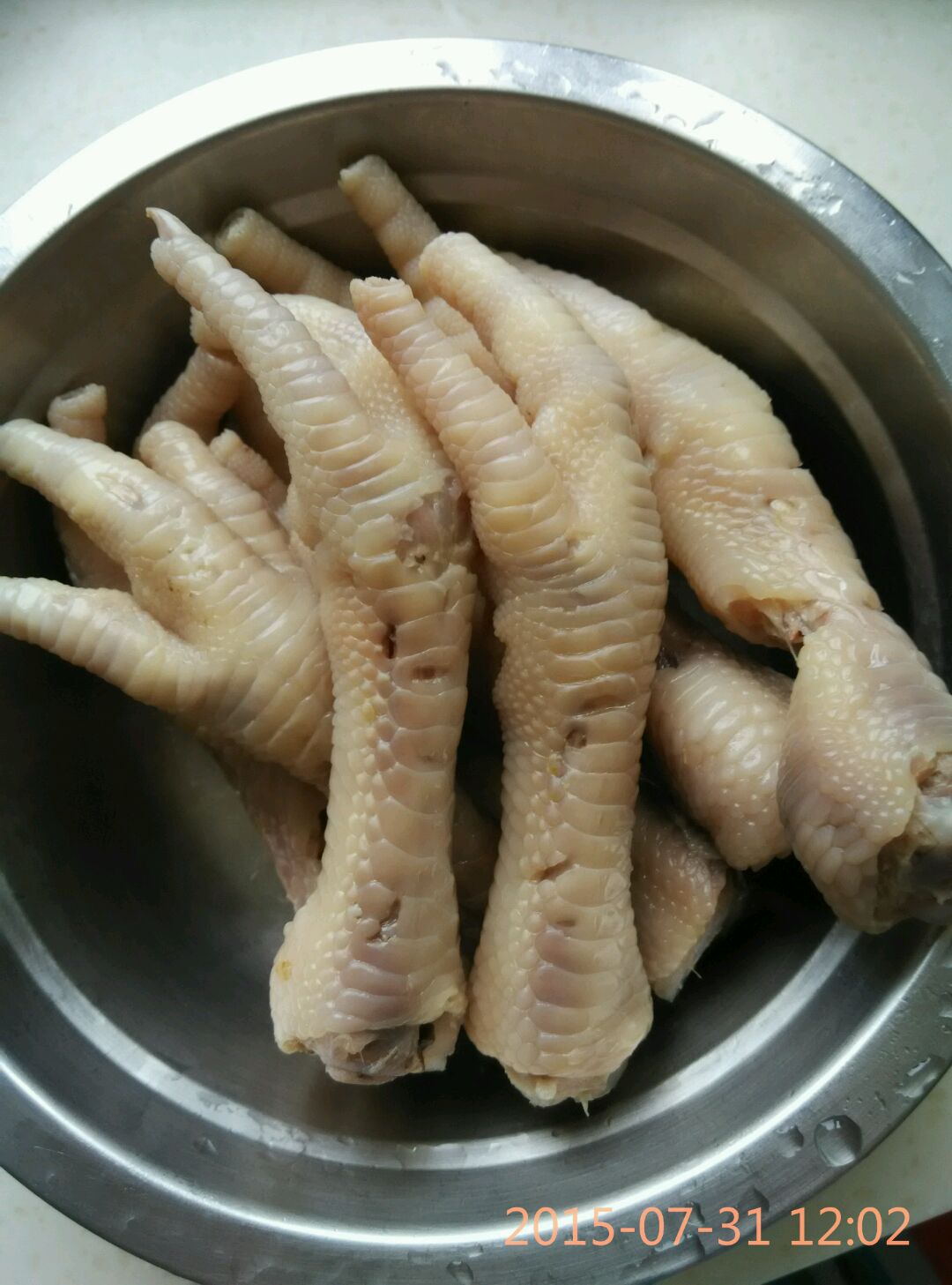 蒜香泡凤爪的做法图解1