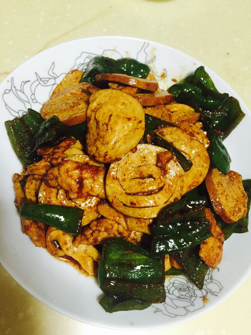 Sliced pork with green pepper