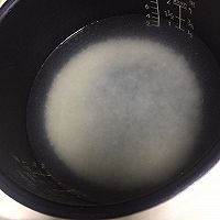 皮蛋瘦肉粥——简单美味的家常做法的做法图解4